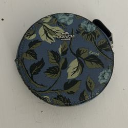 coach round coin case