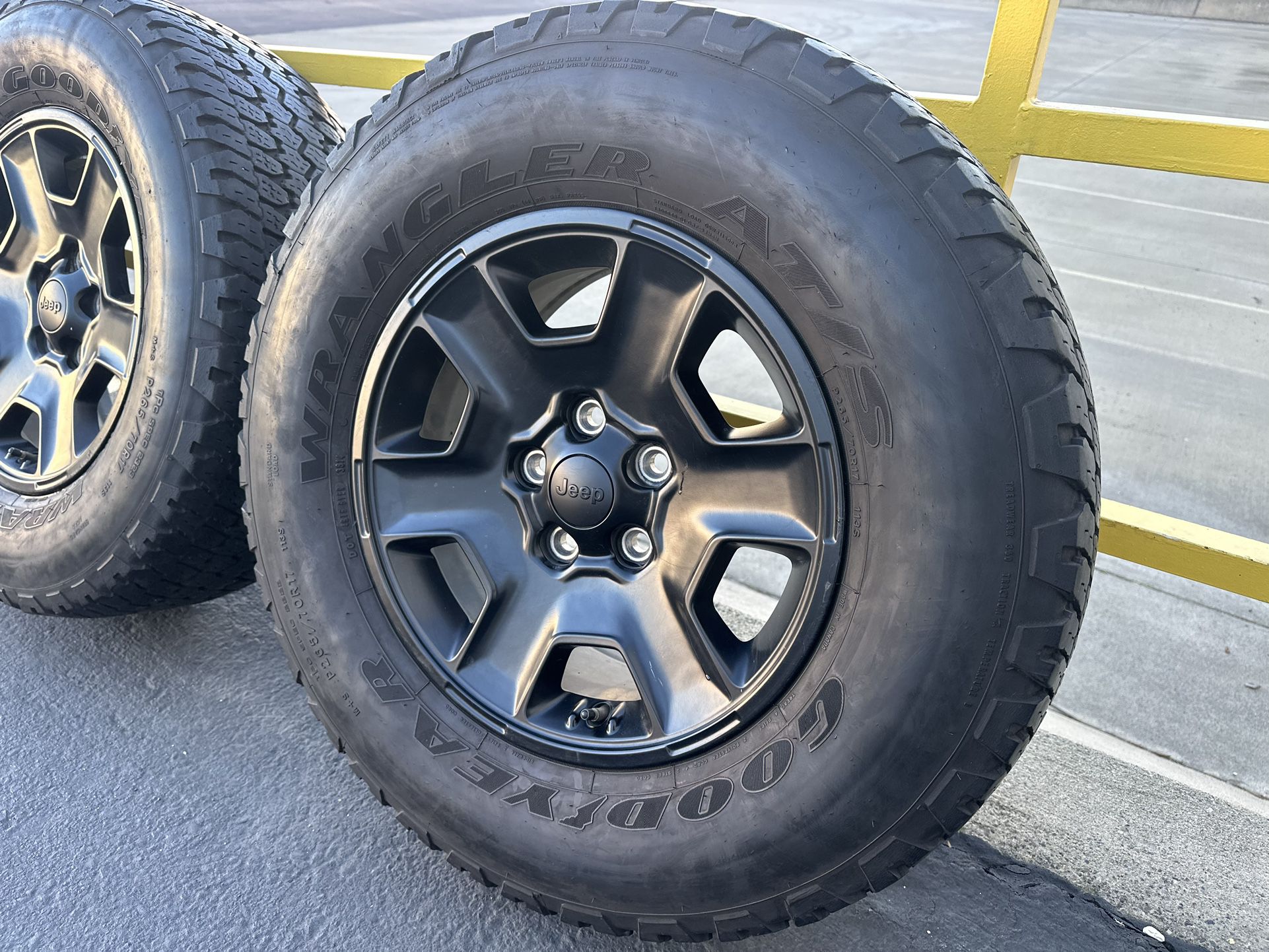2023 Jeep Gladiator 17" Wheels Rims and Tires Wrangler Rubicon Grand Cherokee 