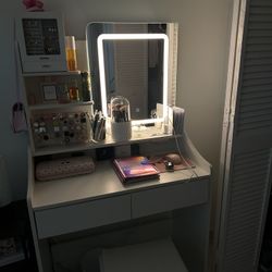 Vanity- Barely Used- 