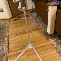 Standing Phone Or Tablet Stand 