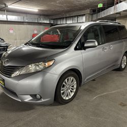 2012 Toyota Sienna