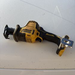 Dewalt saw