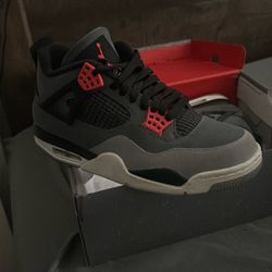 Air Jordan 4 Retro 
