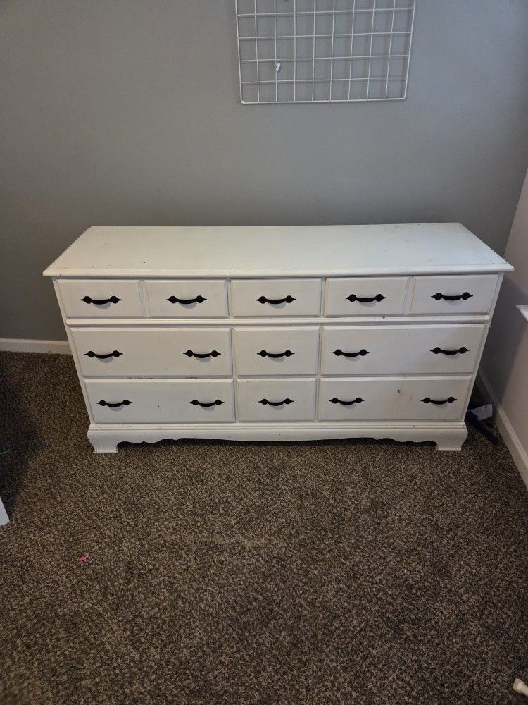 Dresser 9 Drawer