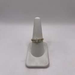 14kt Gold Diamond Engagement Style Ring