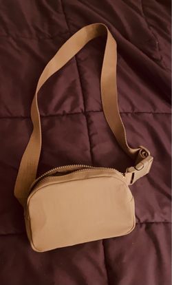 New women’s mauve bag, off Boxelder dr 92563