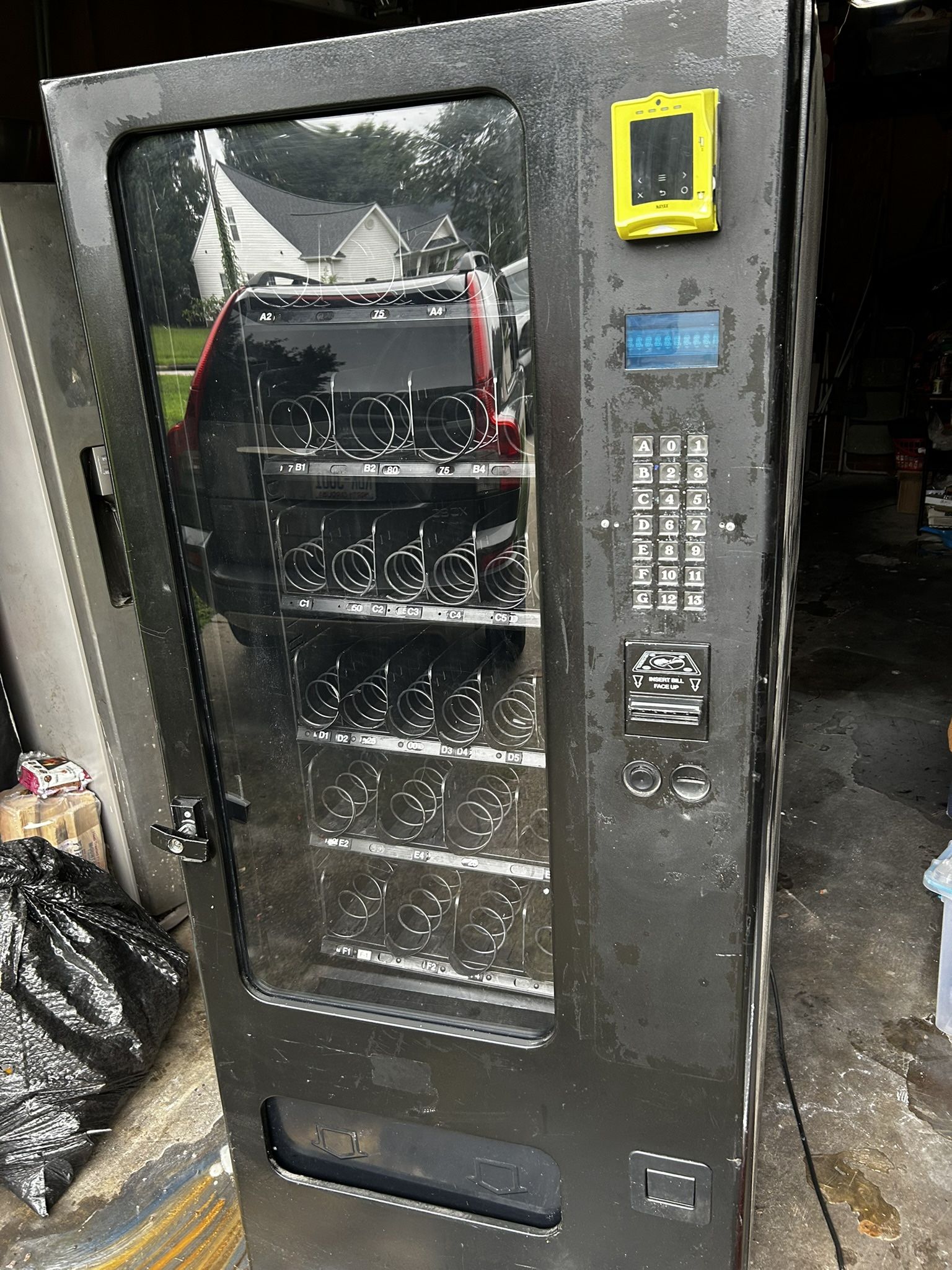 Vending Machine with Nayax card reader