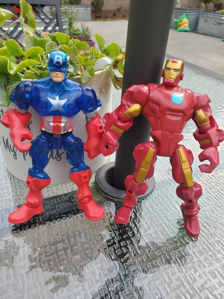 Marvel ACTION FIGURE LOT OF 2 Iron Man & Captain America 1 price buys both.

CONDITION; (EUC)

EXCELLENT USED CONDITION FROM A NON-SMOKING & PET FREE 