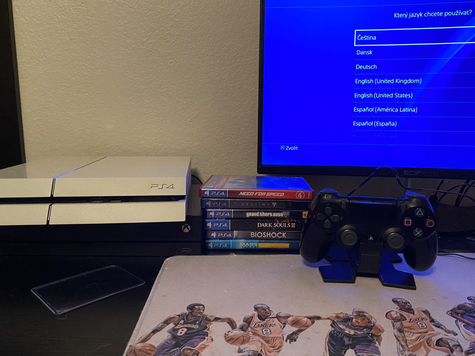 fe Hør efter tema ps4 WITH 6 games!!! controller and charger stand! for Sale in Lacey, WA -  OfferUp