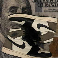 Jordan 1 Mocha High Size 9.5 
