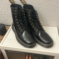 Dr Martens Boots Size 7 