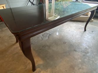 Dining room table