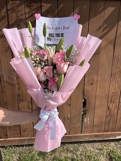 Pink rose with lilys bouquet