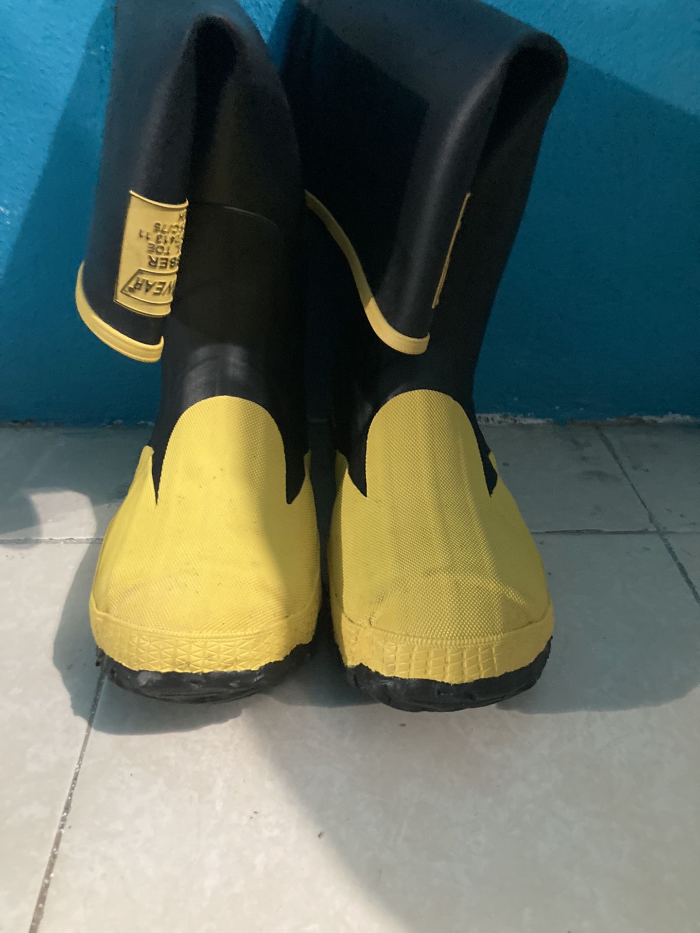 Rubber steel Boots