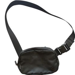 Lululemon Belt Bag Olive Green 