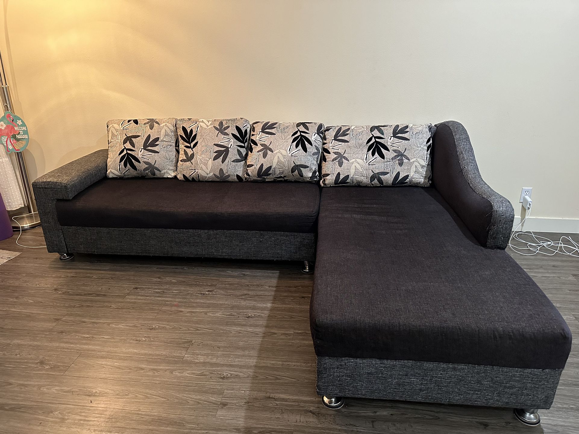 Sectional Couch With Pillows