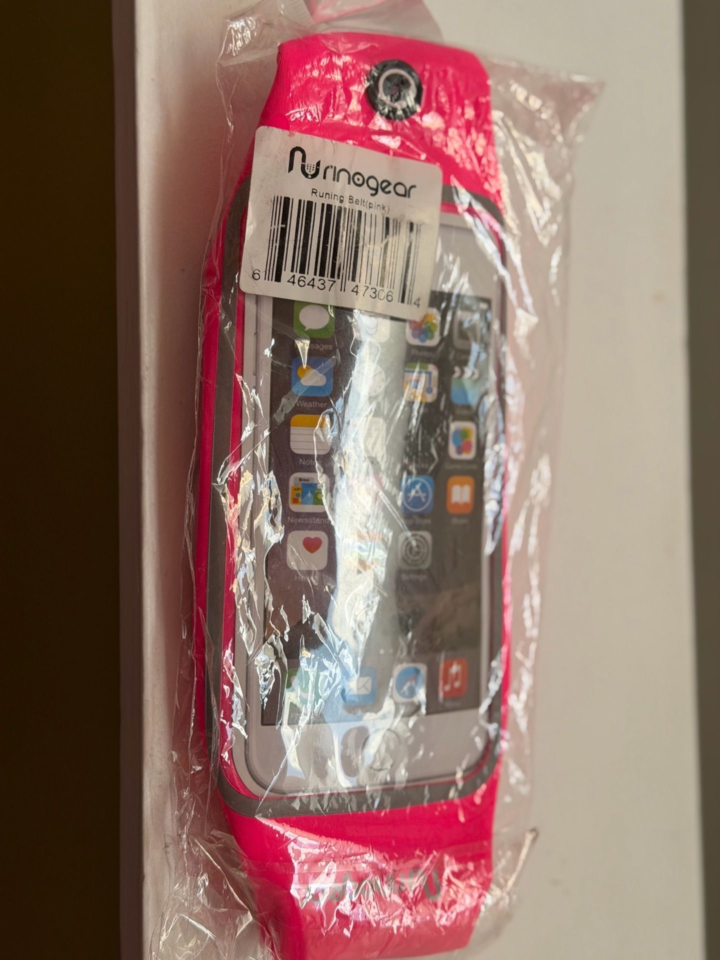 Cell phone holder / while walking or jogging