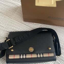 Burberry Note Bag