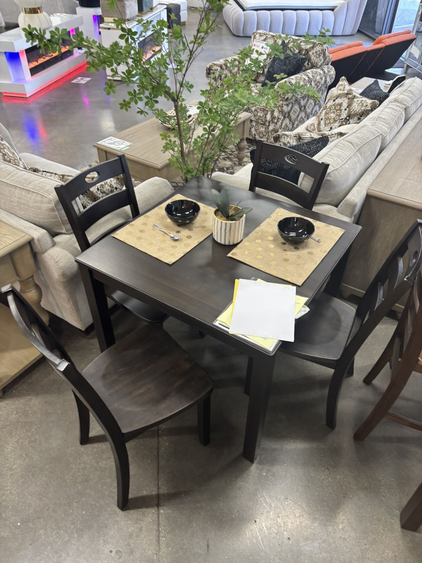 Dining Table Set