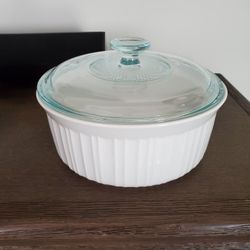 Larger Size French Corning Ware Casserole Dish W Lid,  Like New