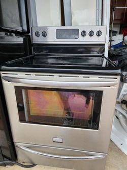 FRIGIDAIRE GALERY STOVE
