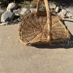 Vintage Local Amish Handmade Extra Large Flower Gathering Basket