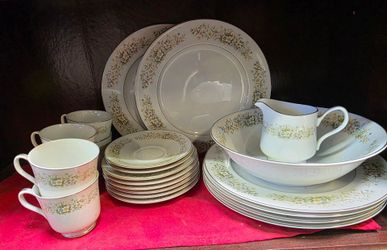 Crown Victoria China Porcelain 22pc set