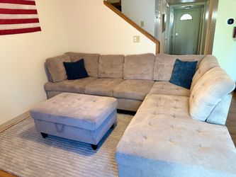 Gray Sectional Sofa with Ottoman