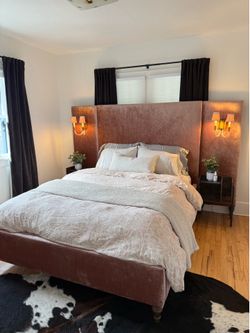 Custom made velvet QUEEN bed frame with built in lights - $300 (MUST GET TODAY BEFORE 4:00)