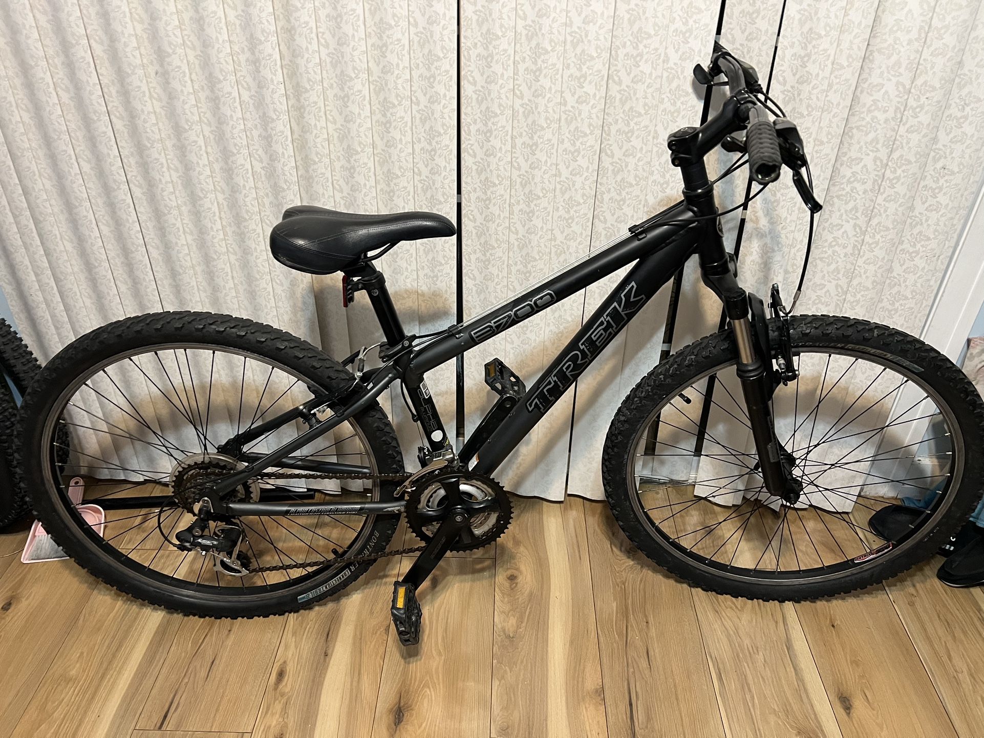 Trek 3700 Mountain Bikes