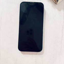 Phone 13 / 128 gb usado 