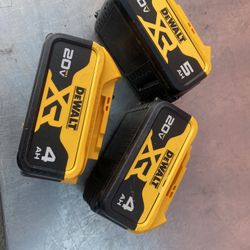 Batteries Dewalt Used Like New