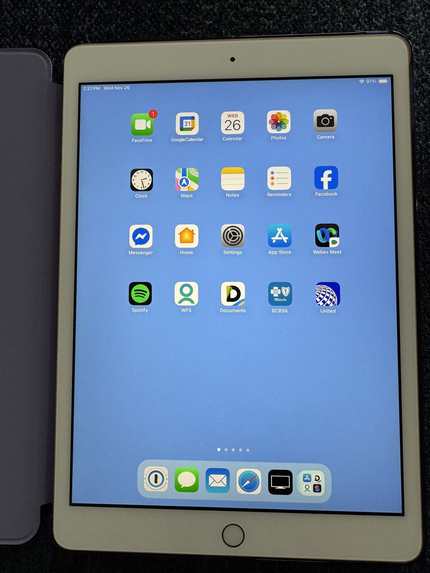 Apple iPad7 128GB 10.2-inch Fully Functional with case & charger