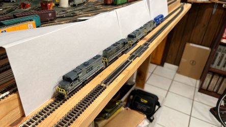 N scale locomotive set