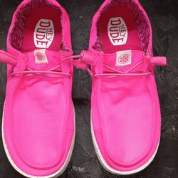 Hey dudes Woman Size 7