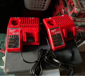 New Milwaukee M12 and M18 12-Volt/18-Volt Lithium-Ion Multi-Voltage Battery Charger