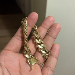 Cuban link bracelet