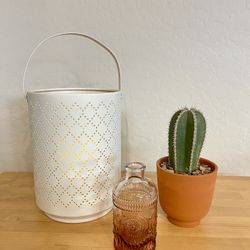 White Metal Perforated Candle Holder/Lantern 