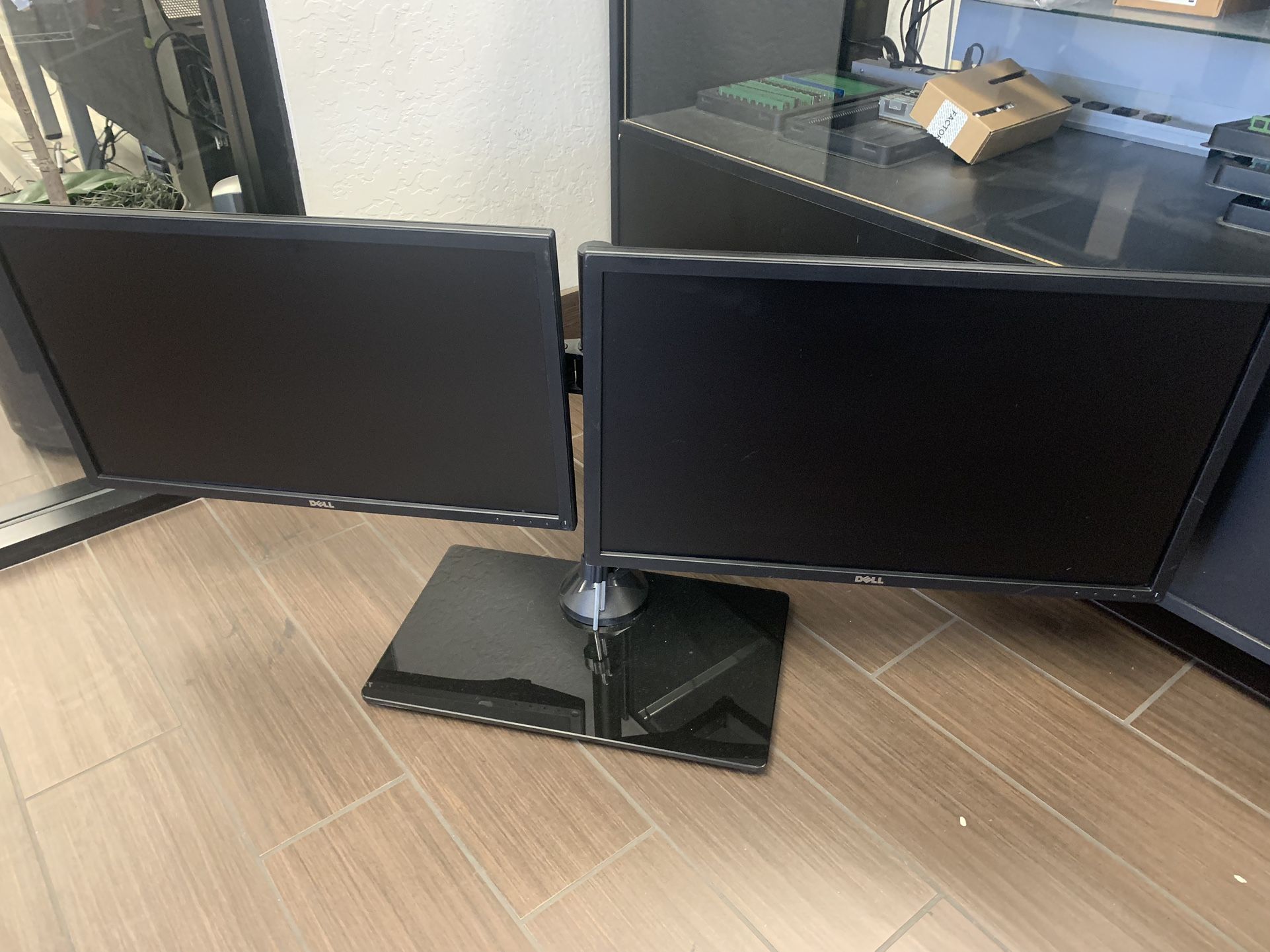 Dual Monitors