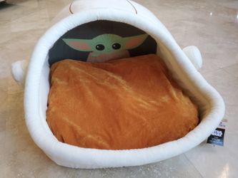 Disney Tails Pet Bed - Baby Yoda - Dog Or Cat Bed (NEW)