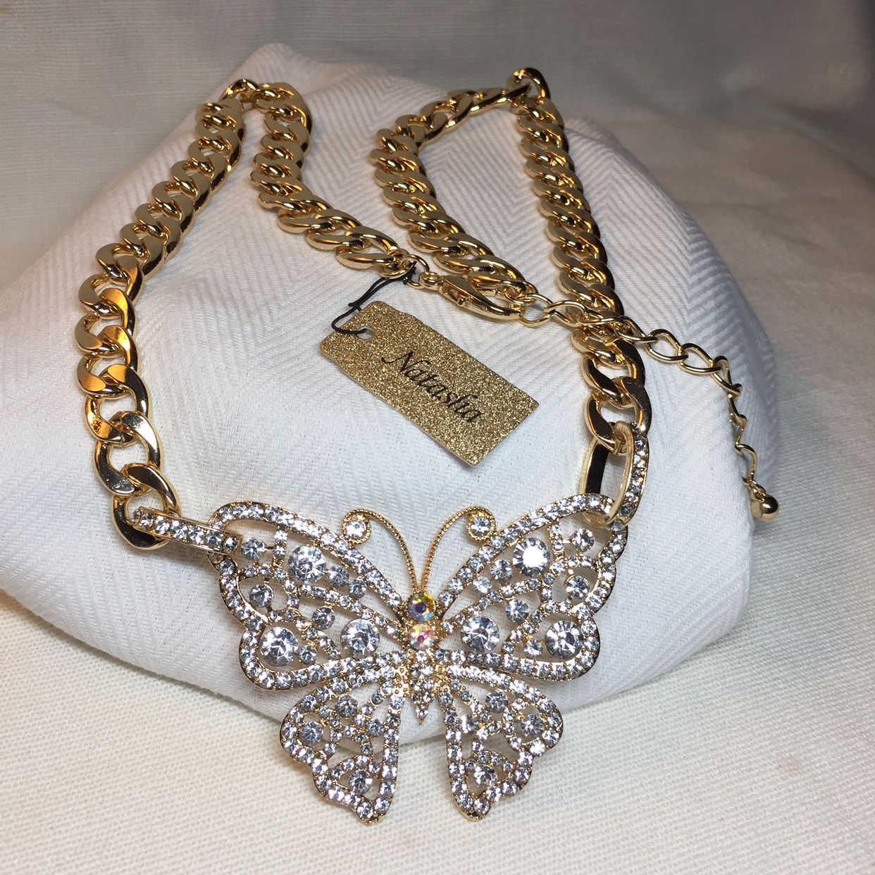 Designer Natasha, Sparkling Rhinestone Butterfly Chunky Chain Necklace *New With Tag 