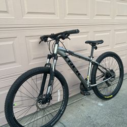 Trek Marlin 5 Mountain Bike