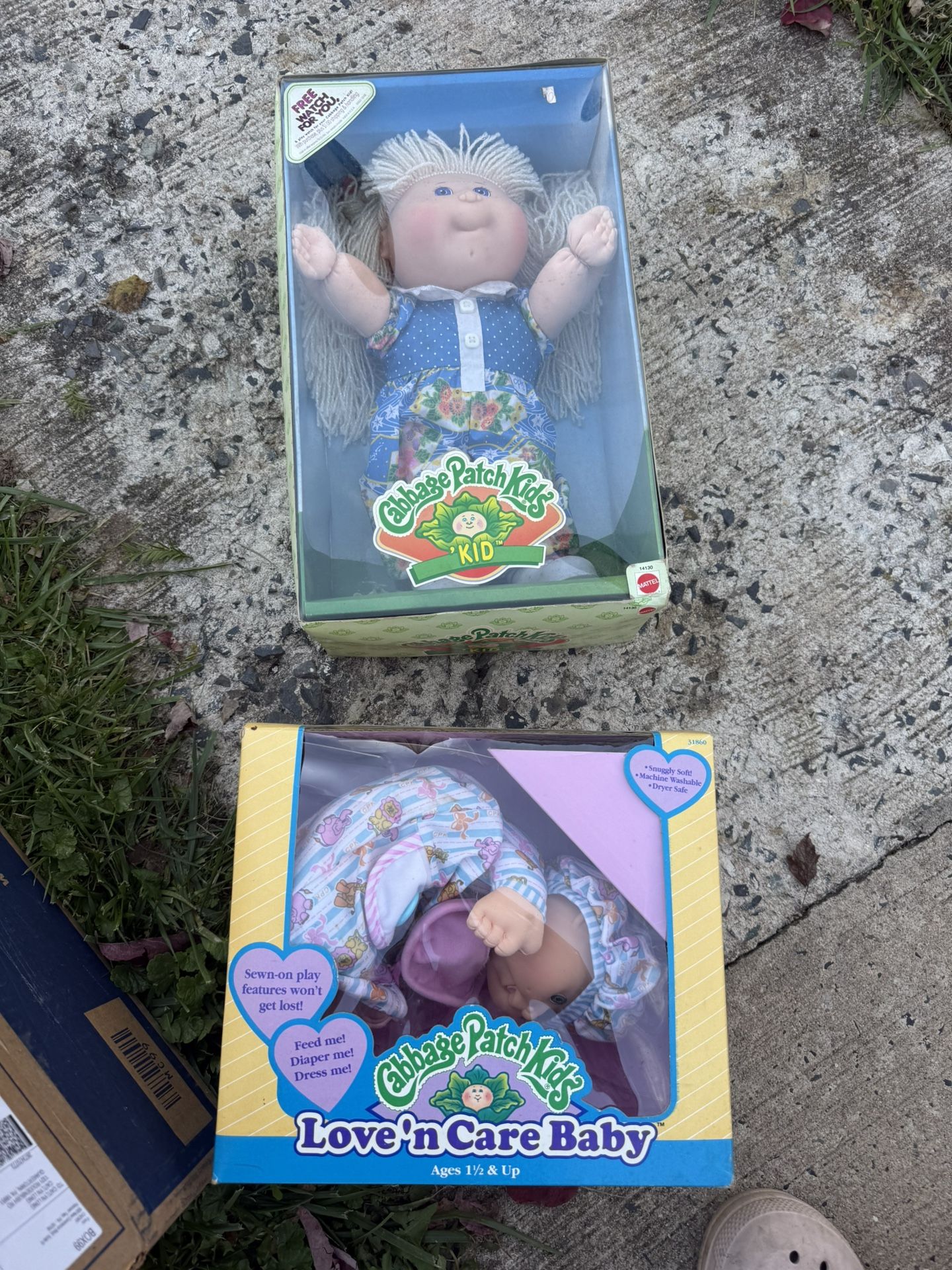 2 Cabbage Patch Dolls NIB