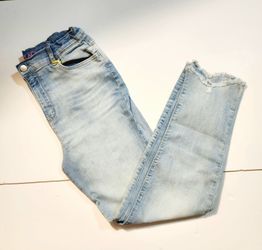 Girl's light wash Jeans size: 16