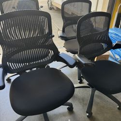 Set Of 4 Knoll Generation ergonomic Office Chairs - Retail: $3900