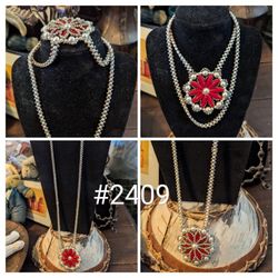 Beaded necklace With  Reversible Pendant 