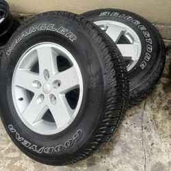 2 Jeep Spare 17 Inch 
