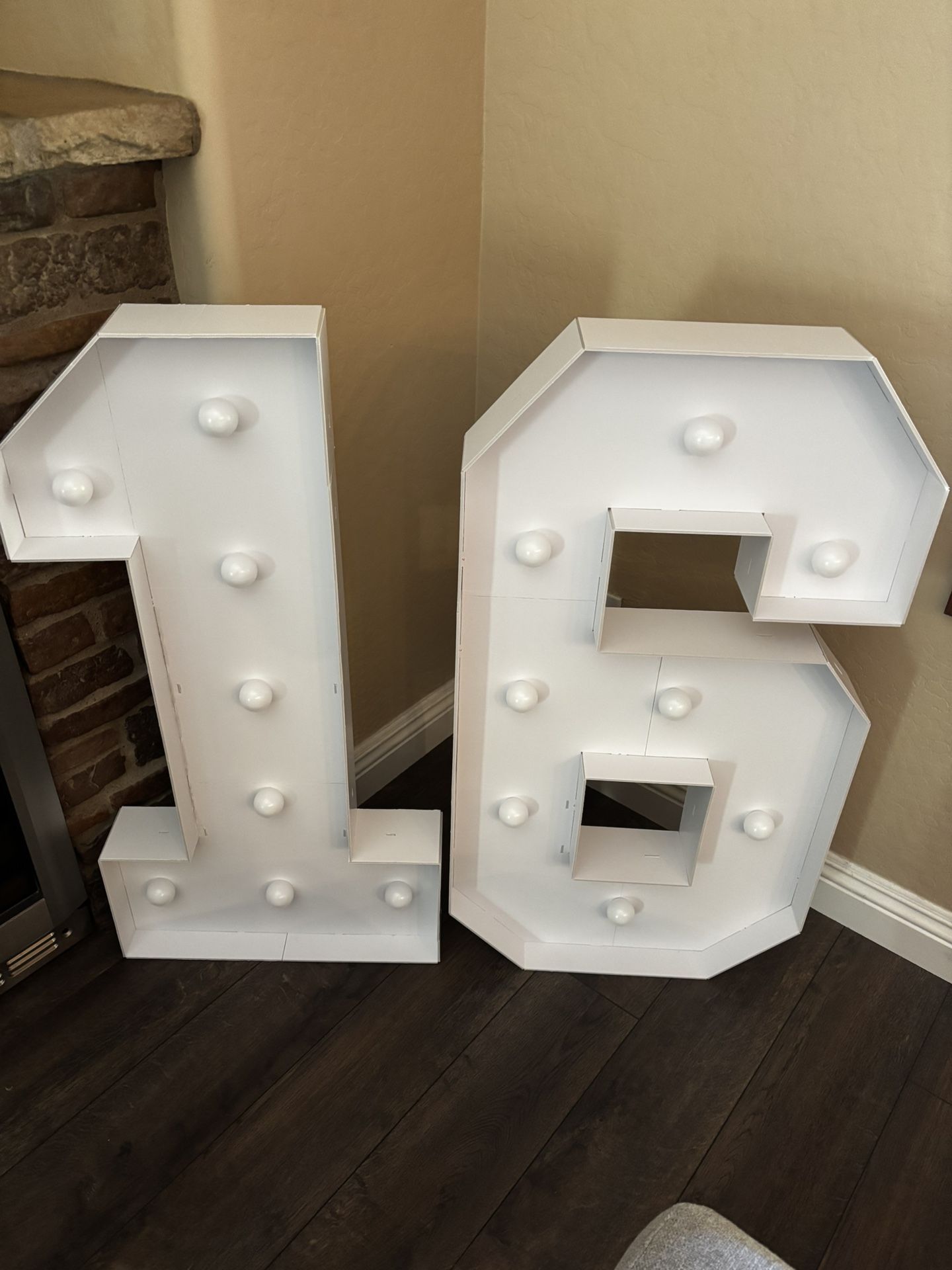 3 FT  Light Up Numbers 16