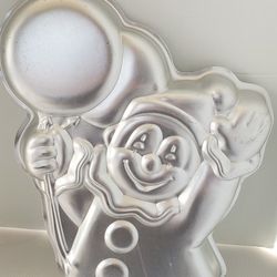 Circus Clown with Balloon Aluminum Cake Pan 1981 #(contact info removed) Wilton Birthday VTG 

