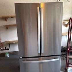 GE Refrigerator 